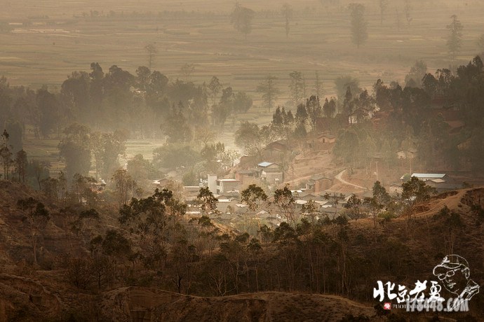 寂静的山村.jpg