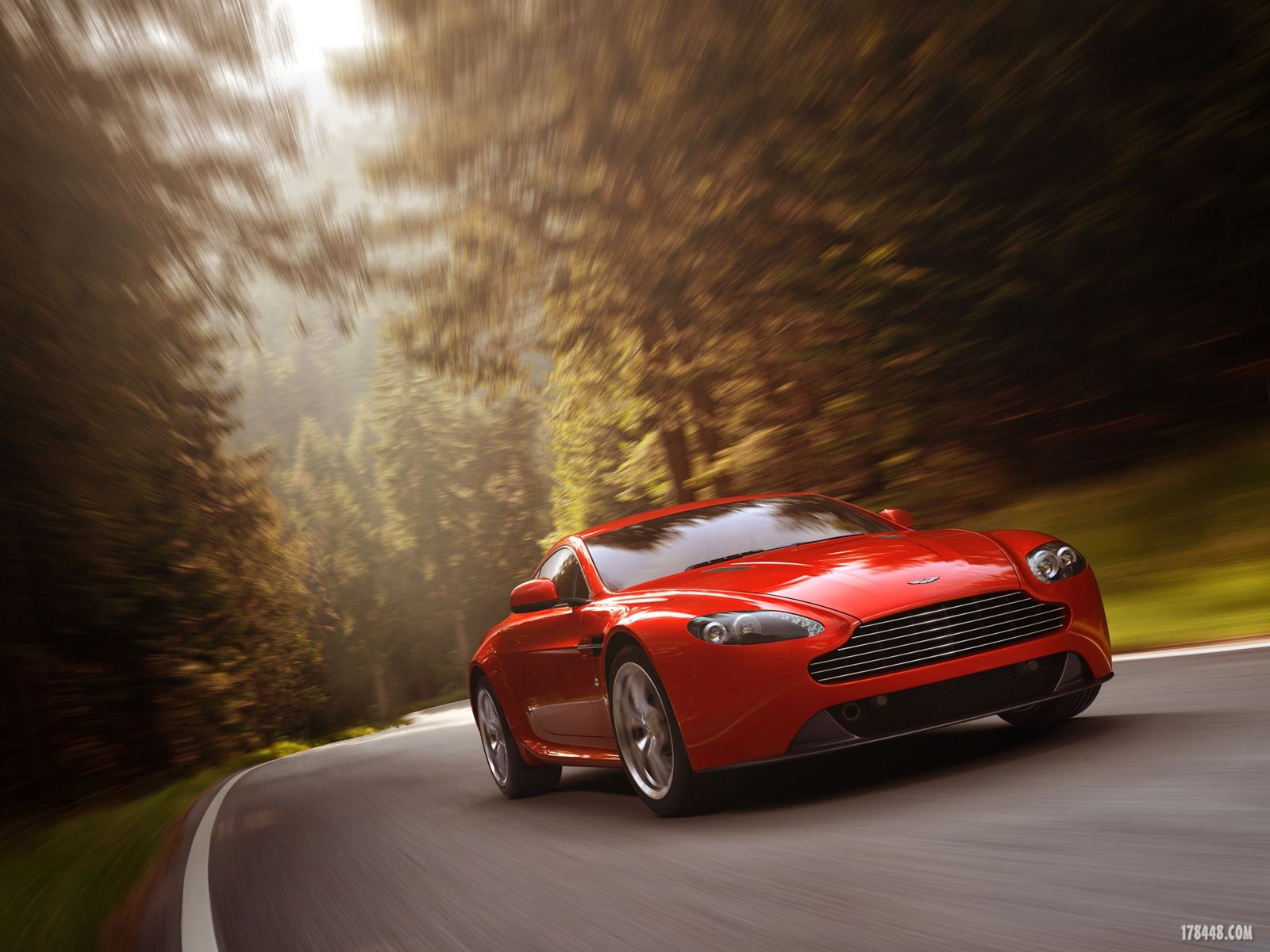 Aston-Martin-V8-Vantage-Coupe_1600x1200.jpg