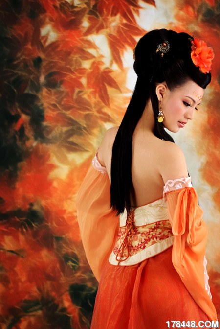 美女出浴1.jpg
